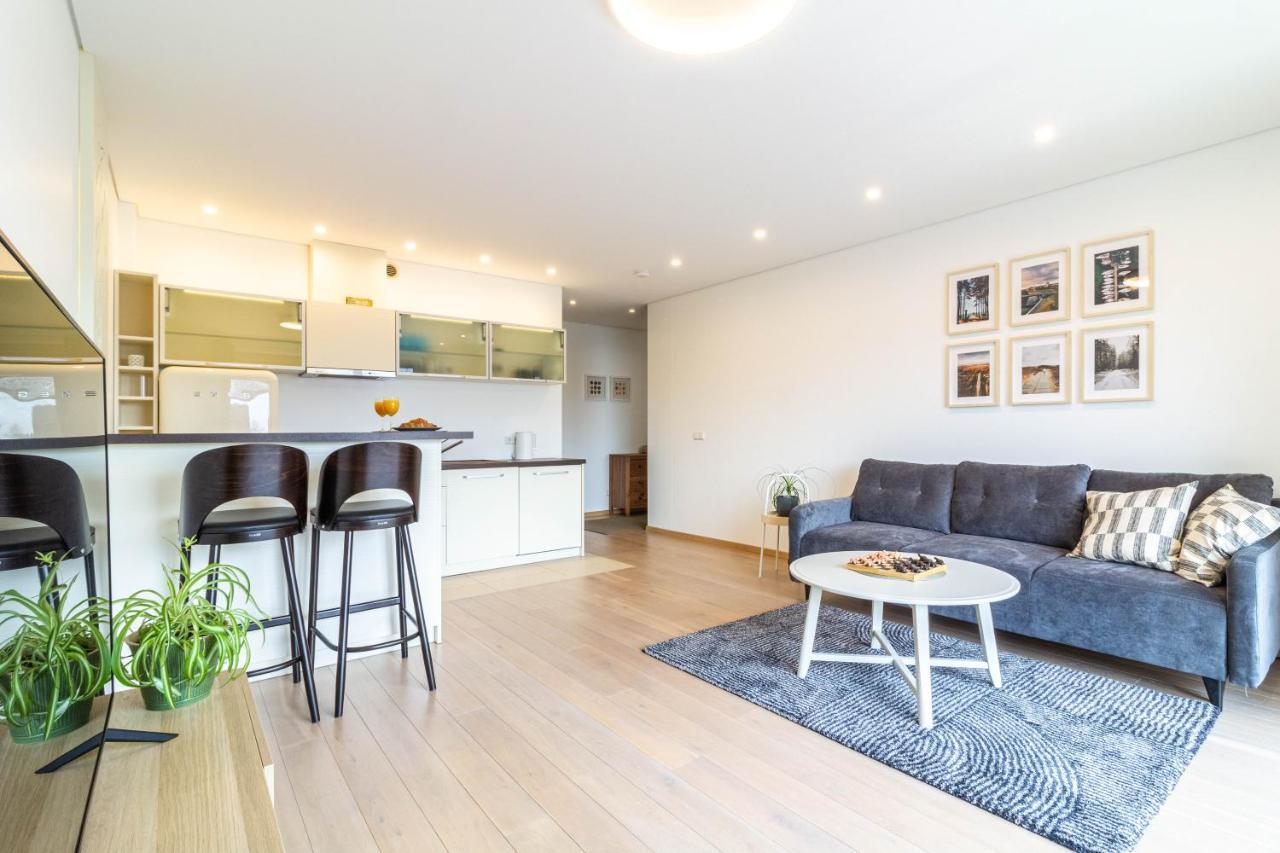 Cohost I Sunny Center Apt, Covered Parking, Balcony & Self Check-In Kaunas Luaran gambar