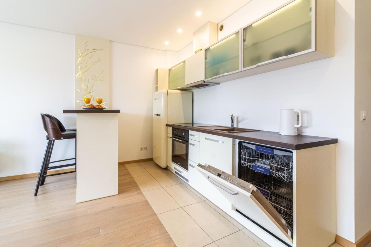 Cohost I Sunny Center Apt, Covered Parking, Balcony & Self Check-In Kaunas Luaran gambar