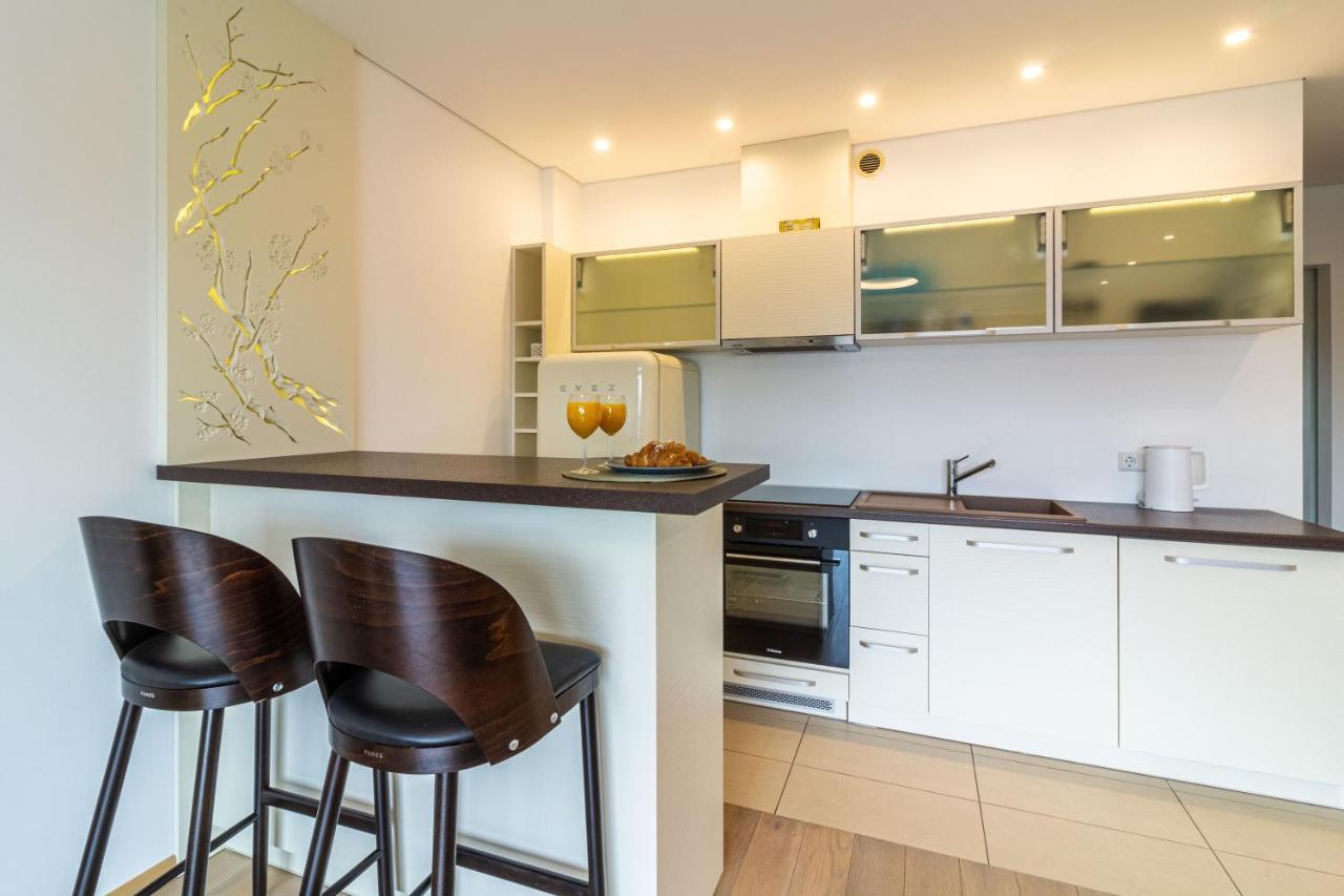 Cohost I Sunny Center Apt, Covered Parking, Balcony & Self Check-In Kaunas Luaran gambar