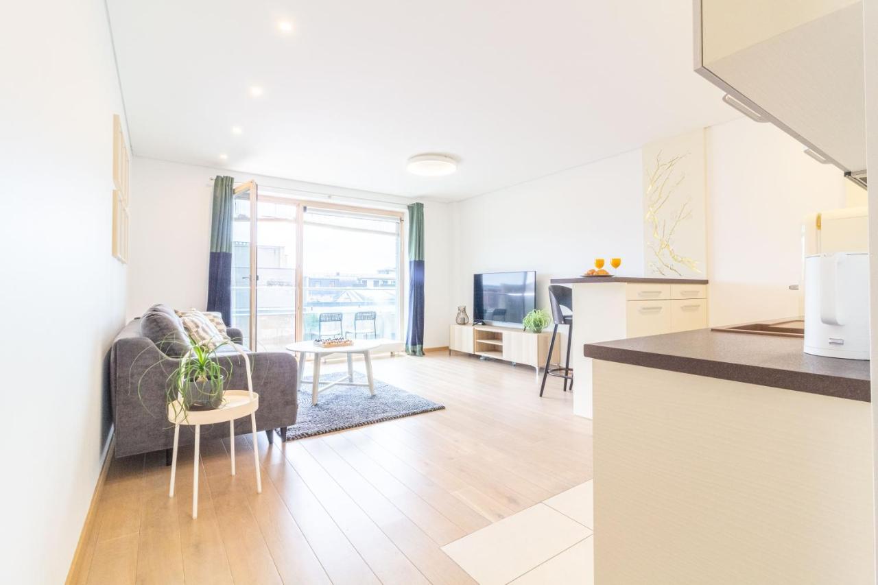 Cohost I Sunny Center Apt, Covered Parking, Balcony & Self Check-In Kaunas Luaran gambar