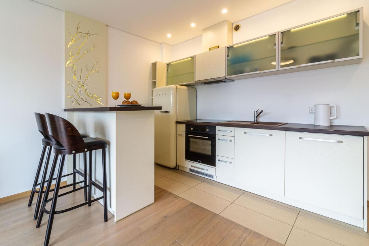 Cohost I Sunny Center Apt, Covered Parking, Balcony & Self Check-In Kaunas Luaran gambar