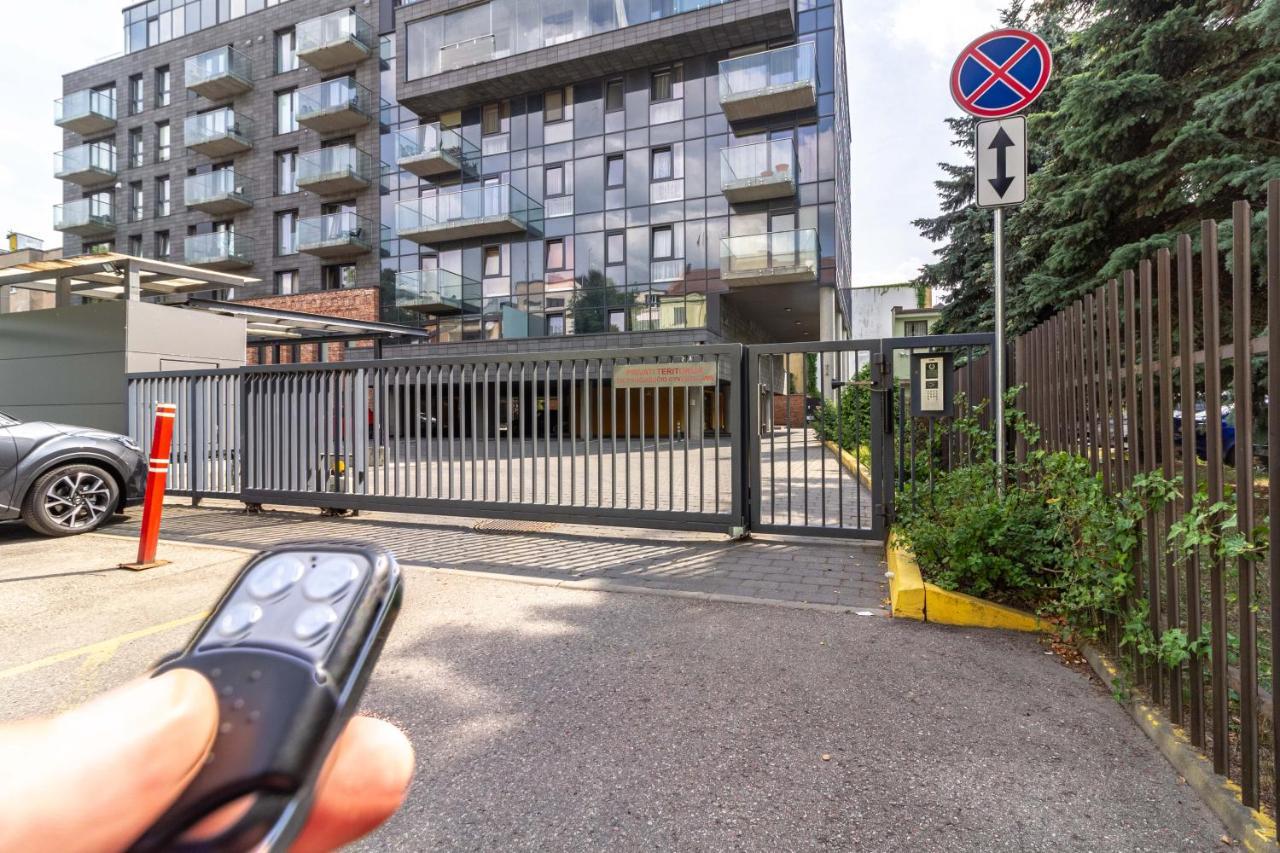 Cohost I Sunny Center Apt, Covered Parking, Balcony & Self Check-In Kaunas Luaran gambar